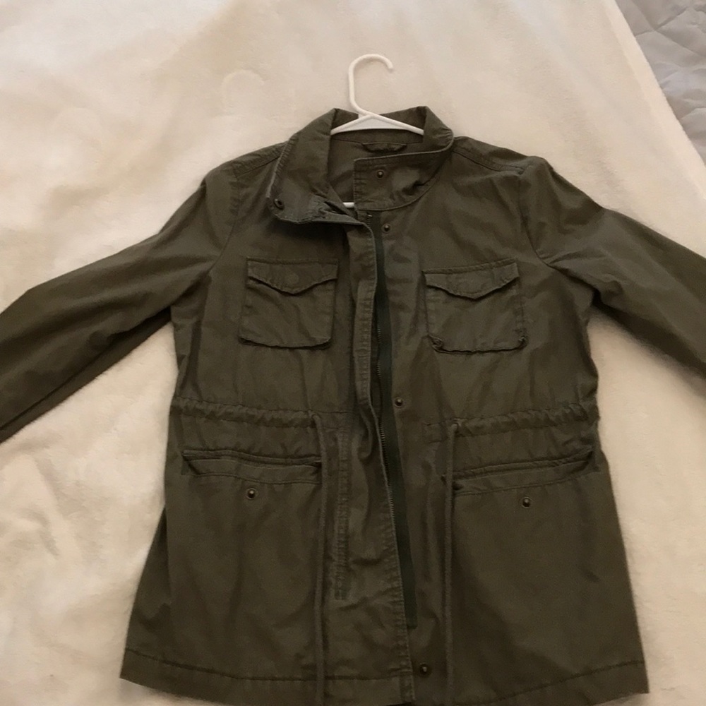 green jacket! TRENDY